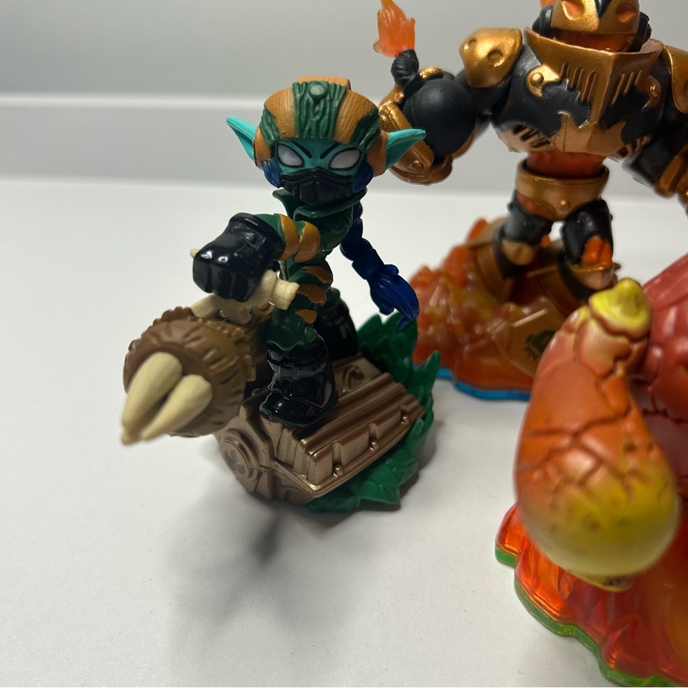 Assorted Skylanders Figures - Set Of 5 - Picture 6 of 6